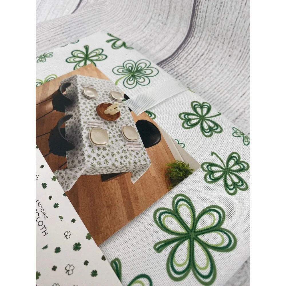 Nicole Miller Home Tablecloth Round 70